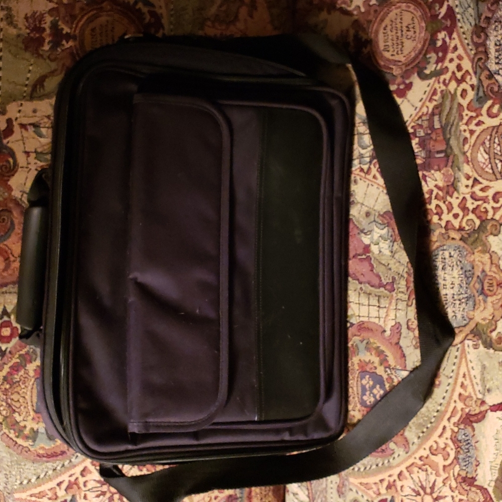 Init 15" laptop bag